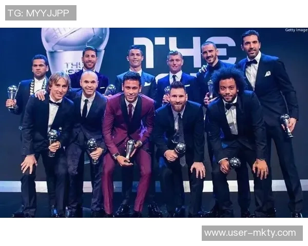 本周欧冠最佳阵容揭晓奥斯梅恩梅里诺福登丹伯恩领衔出战